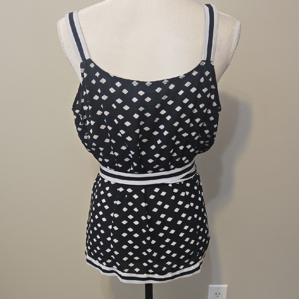 INC International Concepts Black & White Wrap Tank Top - Picture 5 of 5